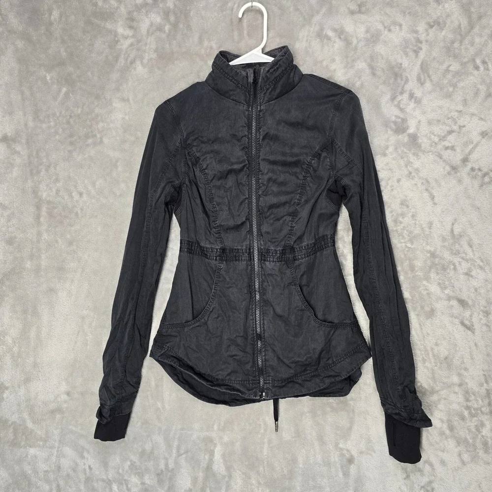 Lululemon Reversible Women Size 4‎ Black Full Zip Jacket Athleisure Workout Gym